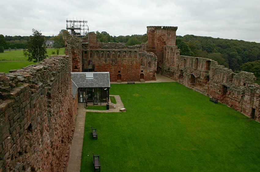 Looking east along the north wall from the donjon.