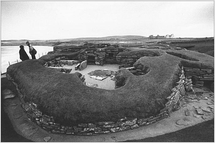 This house has a unique structure amongst the houses of Skara Brae - the walls are thicker as it was free standing, and there is no hearth, no dresser, no beds, no boxes.  It is believed that this was a workshop where stone tools were made.