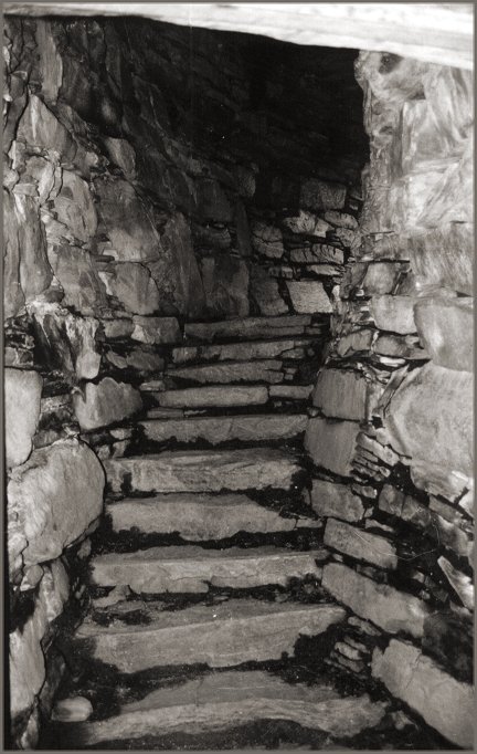  The ground floor in the wall space with the steps following the curve of the wall up to the first gallery