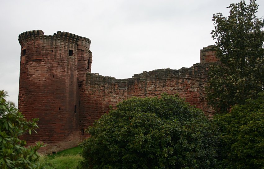 The southeast tower and eastern curtain wall.