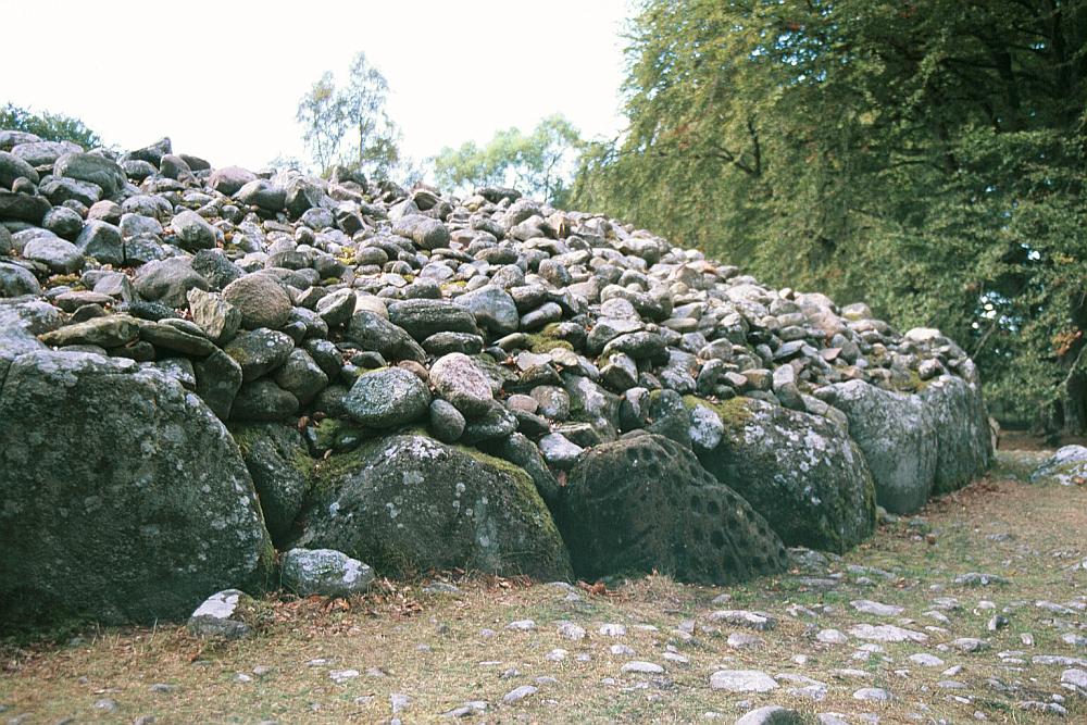 Decorated kerb stone in the northeast passage cairn.