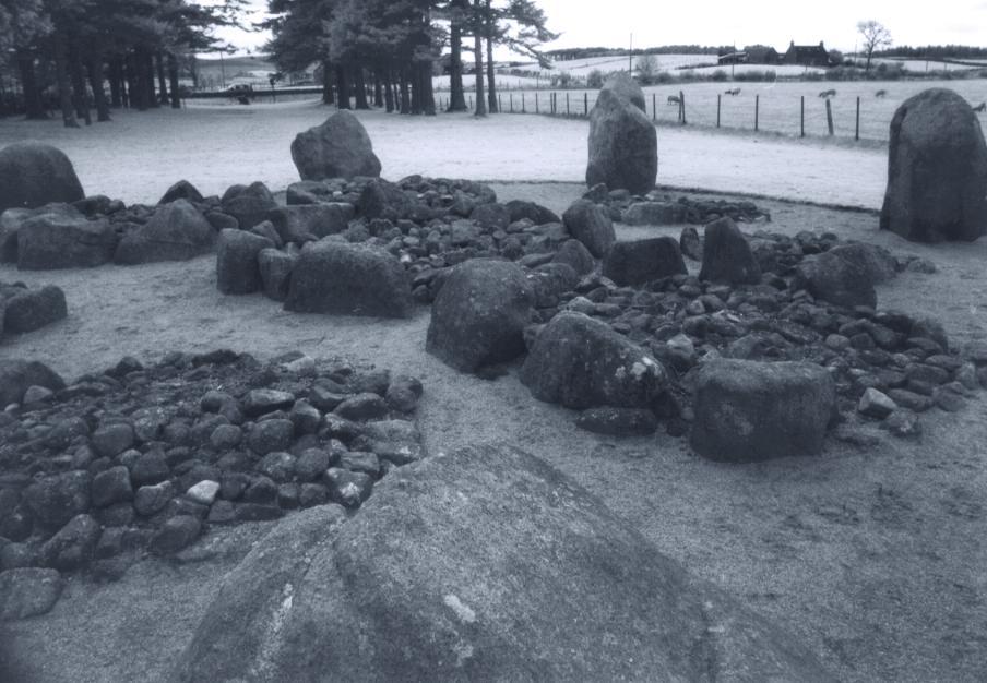 The cairns within the circle, looking east